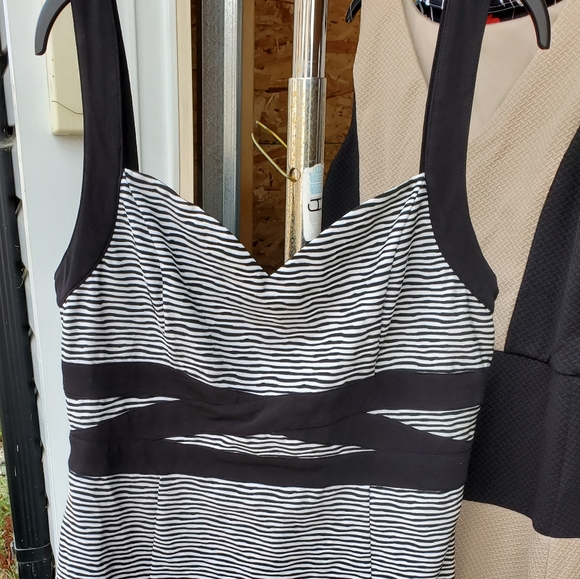 Guess Bandage dress - Picture 2 of 3